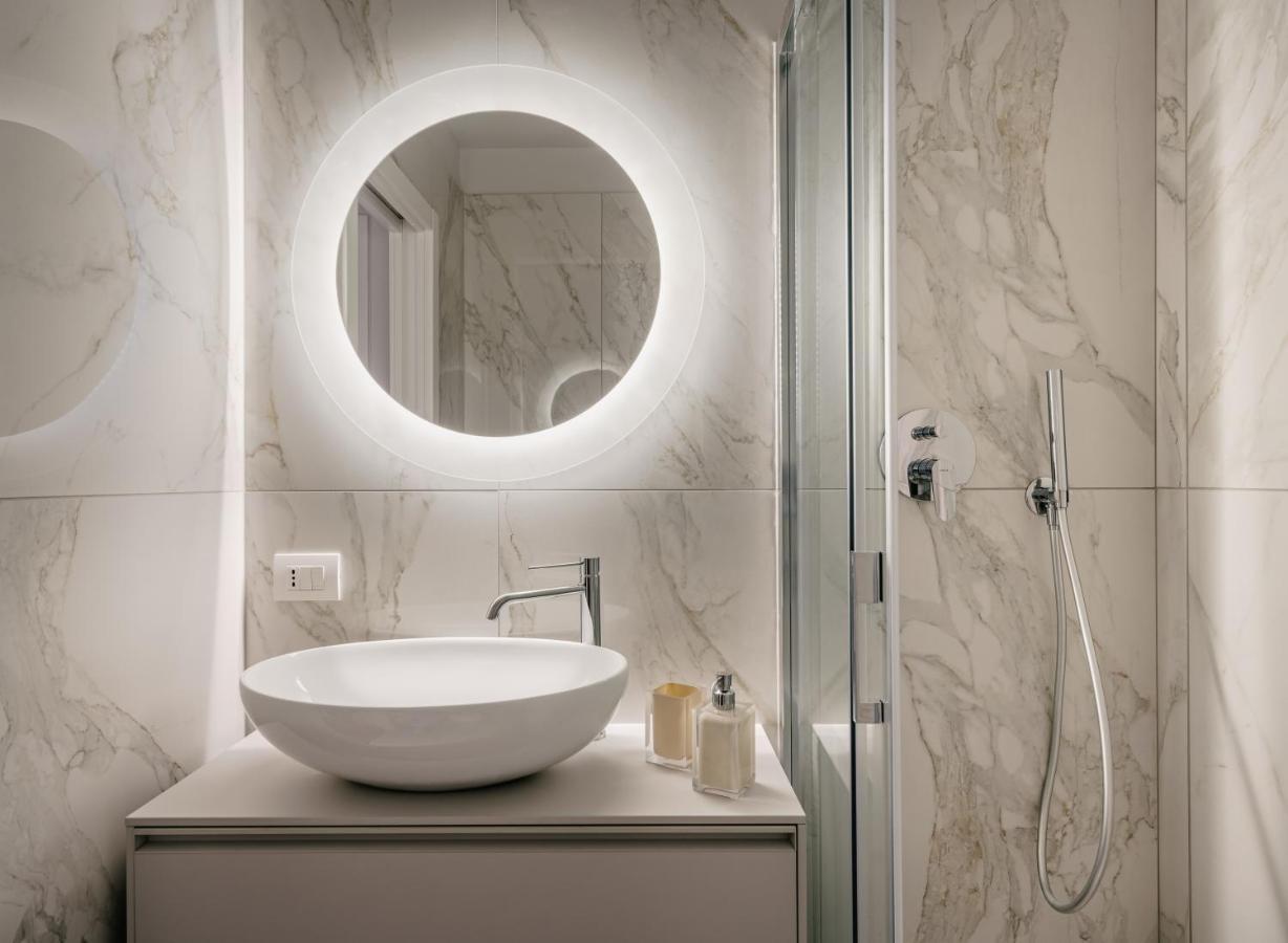 Deluxe Central Apartment แบร์กาโม ภายนอก รูปภาพ