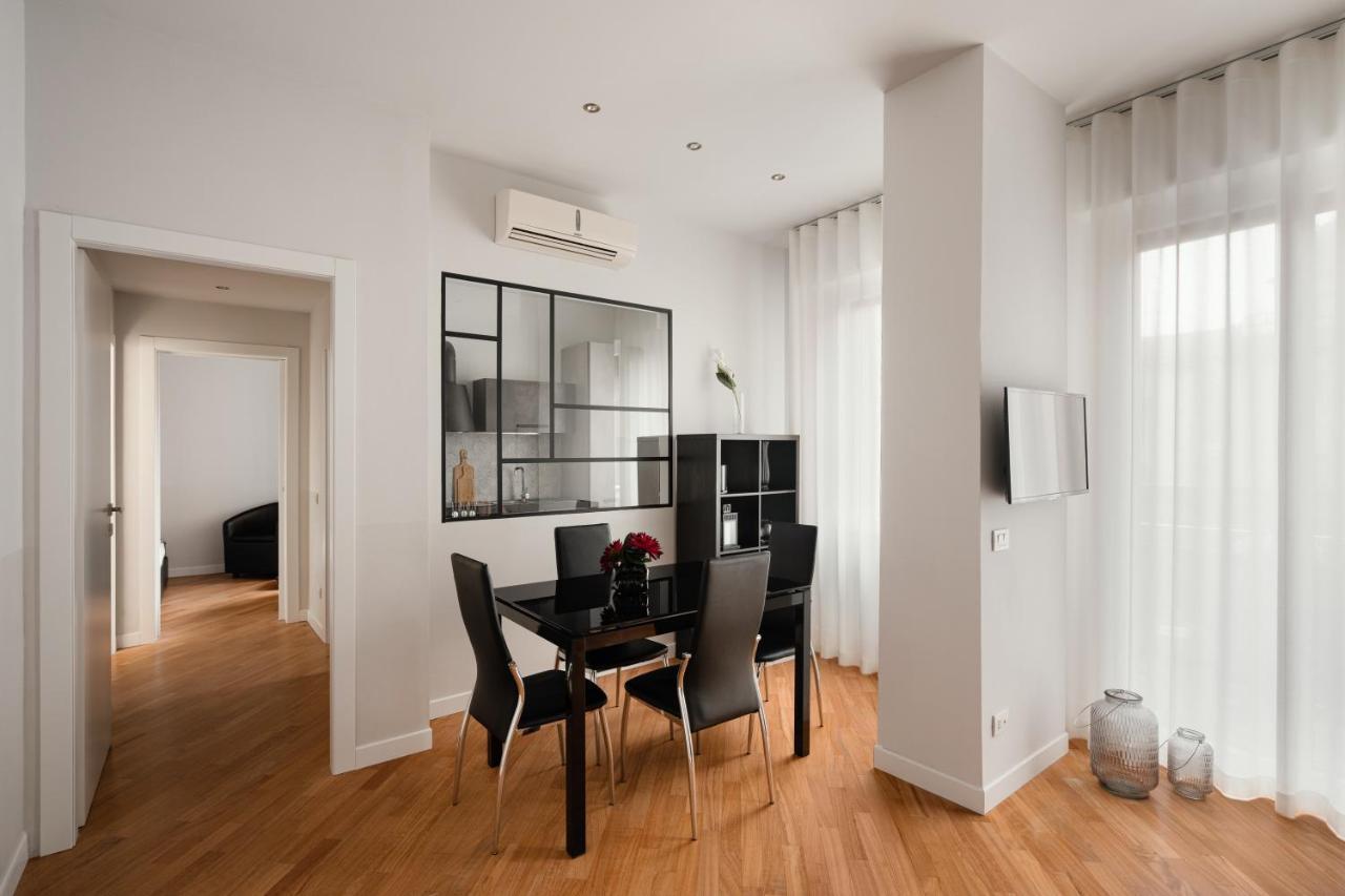 Deluxe Central Apartment แบร์กาโม ภายนอก รูปภาพ
