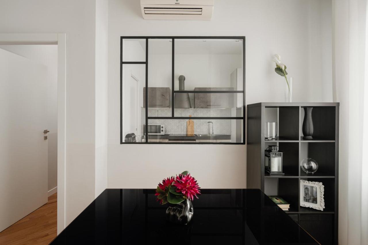 Deluxe Central Apartment แบร์กาโม ภายนอก รูปภาพ